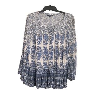 Top Blue/White Floral Sz M 18” pit to pit 24.5”Long by American Eagle Outfitters